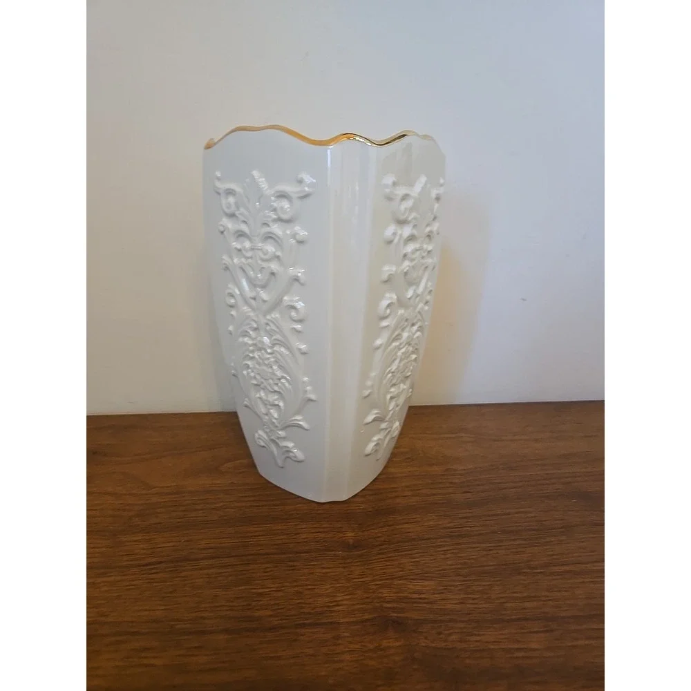 Vintage LENOX Eros Square 9